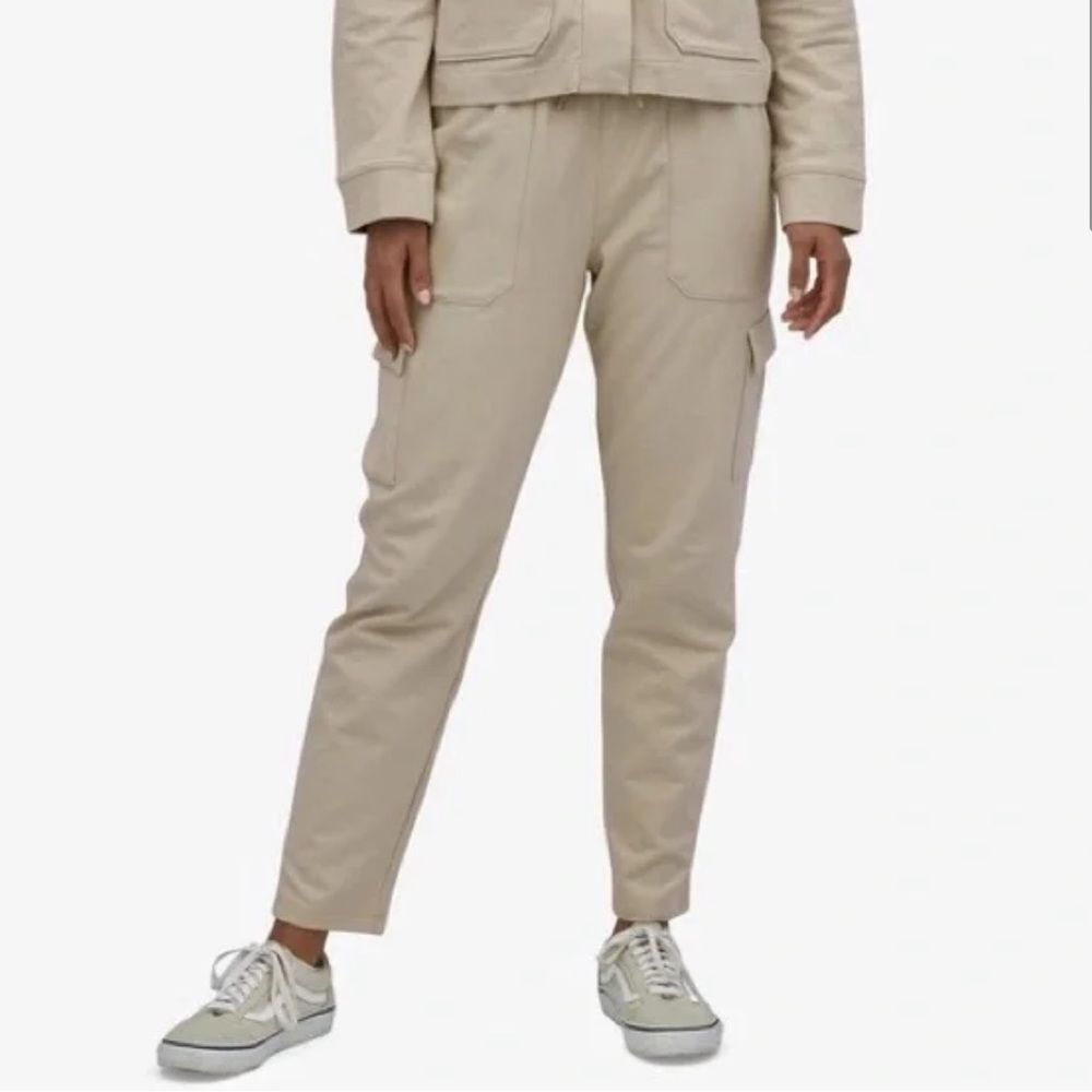 Patagonia Women's Organic Cotton Roaming Cargo Pants size XS Taupe Outdoor